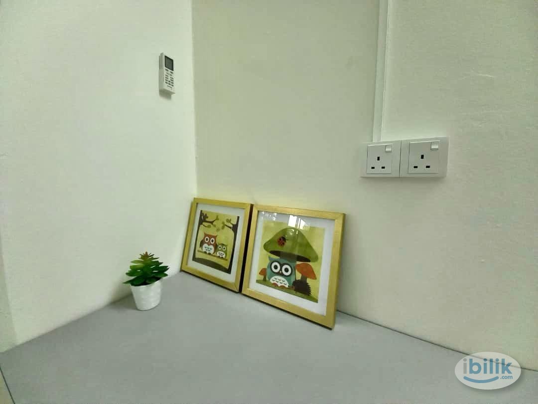Middle Room at Subang Jaya, Selangor - Image 3