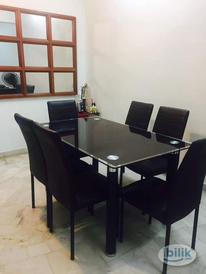 Middle Room at Subang Jaya, Selangor - Image 4