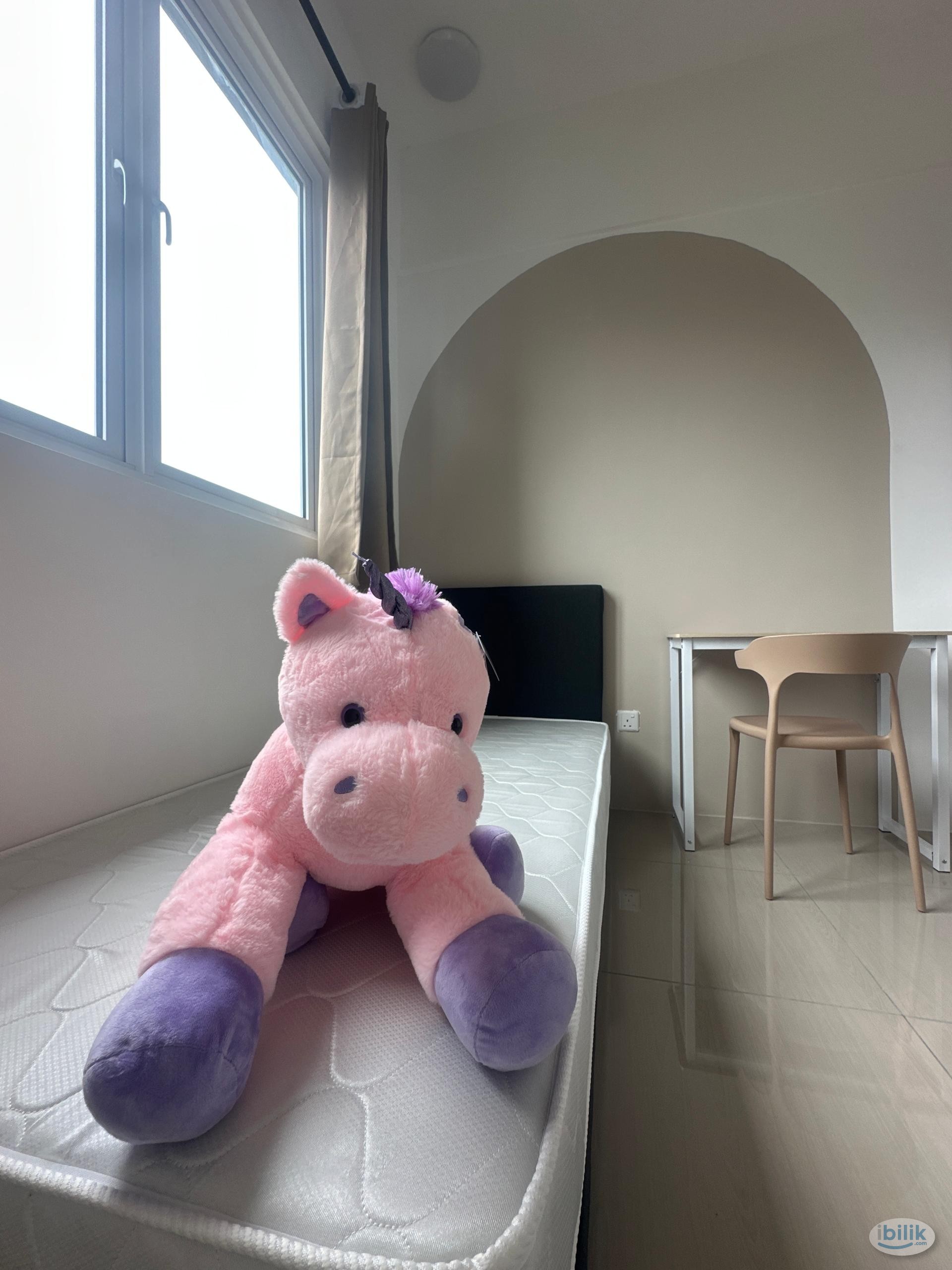 Middle Room at Jelutong, Penang - Image 1
