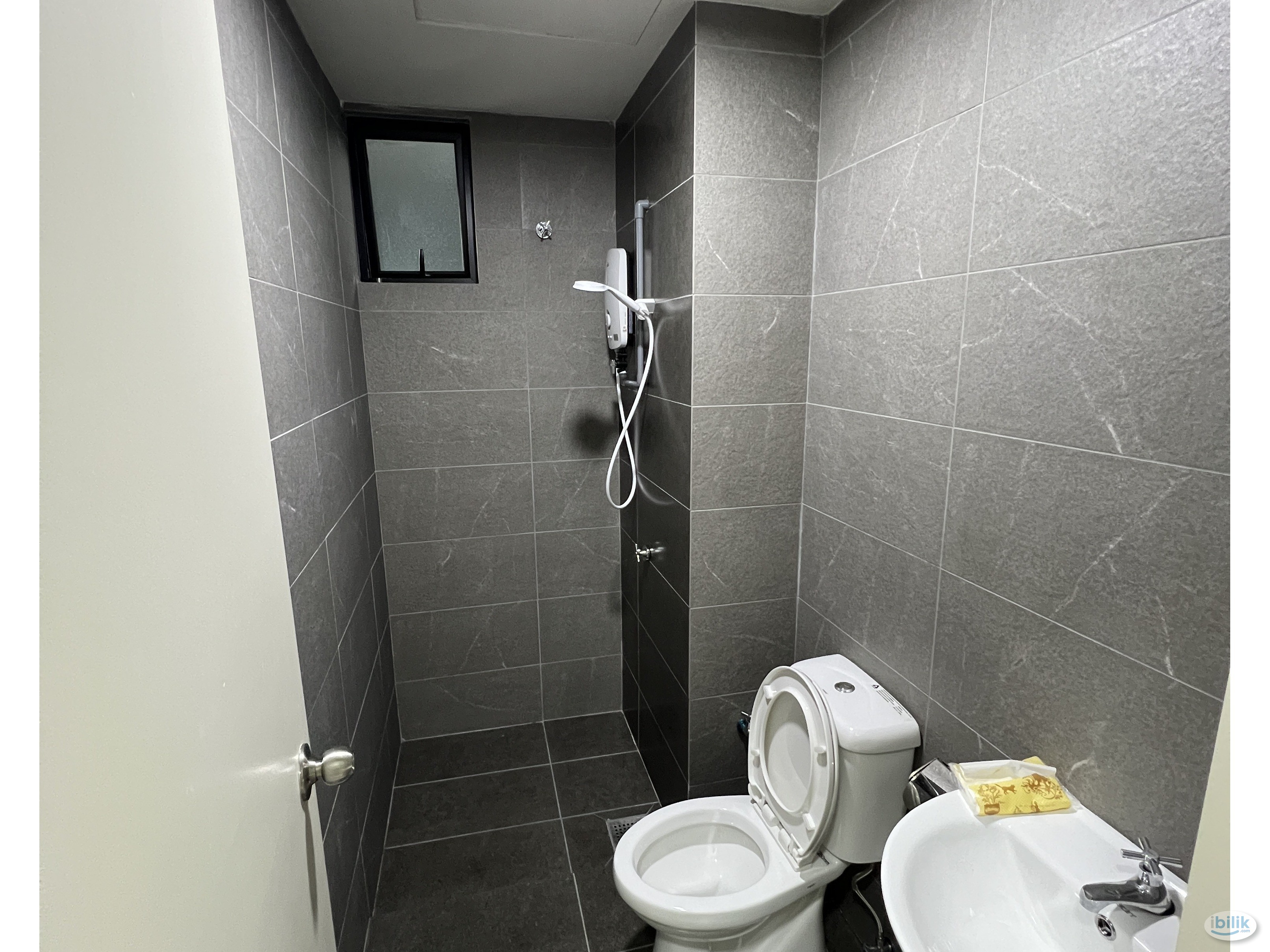 Middle Room at Majestic Maxim, Cheras - Image 3