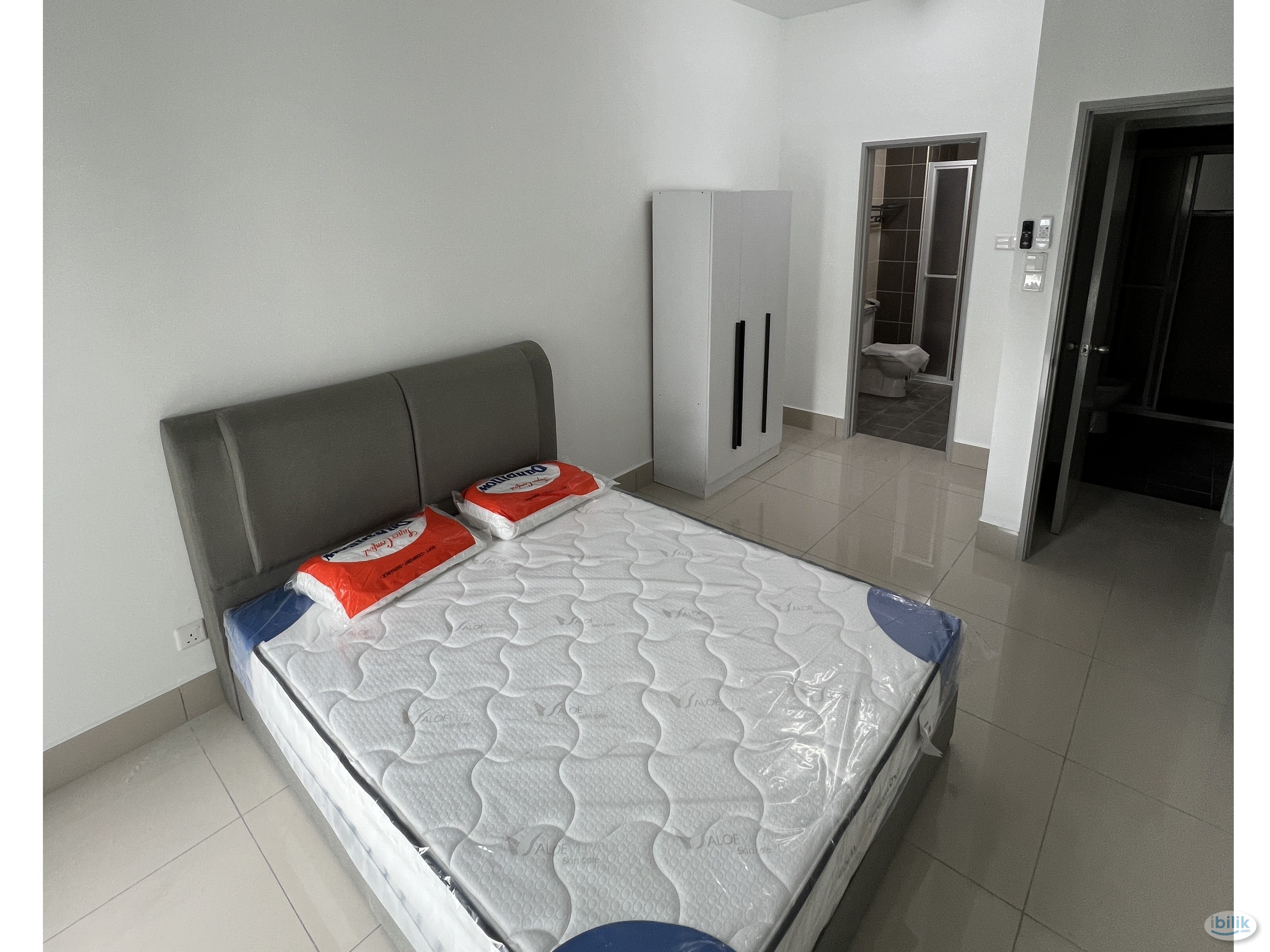 Master Room at Razak City Residences, Sungai Besi - Image 1