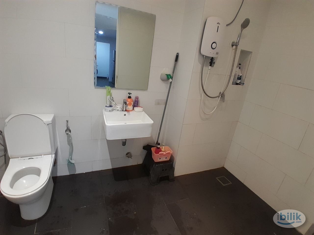 [SQWhere] July Vacant Master Room Link Bridge to MRT Station  - Image 3