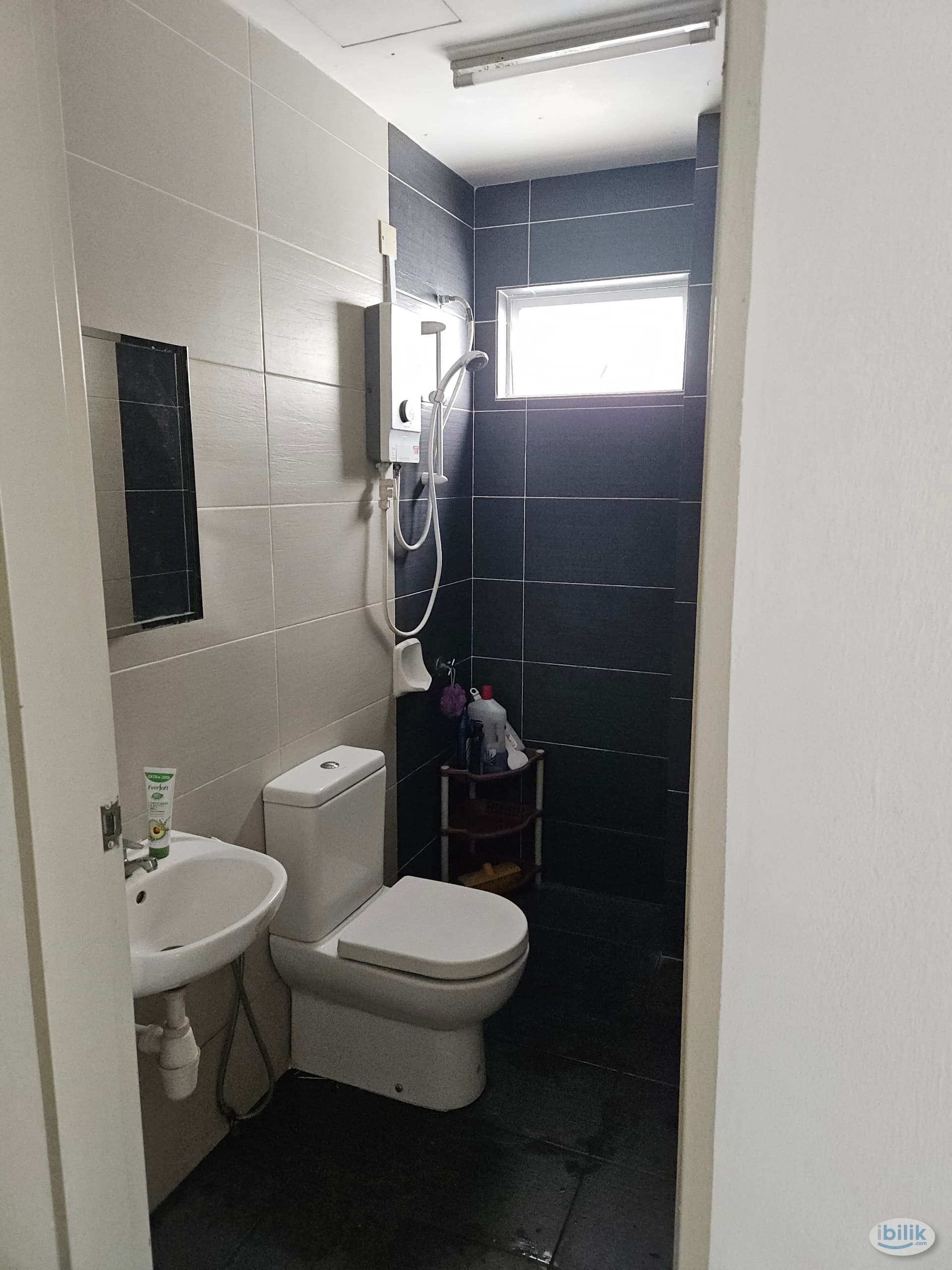 Master Room at Ehsan Residence, Sepang - Image 1
