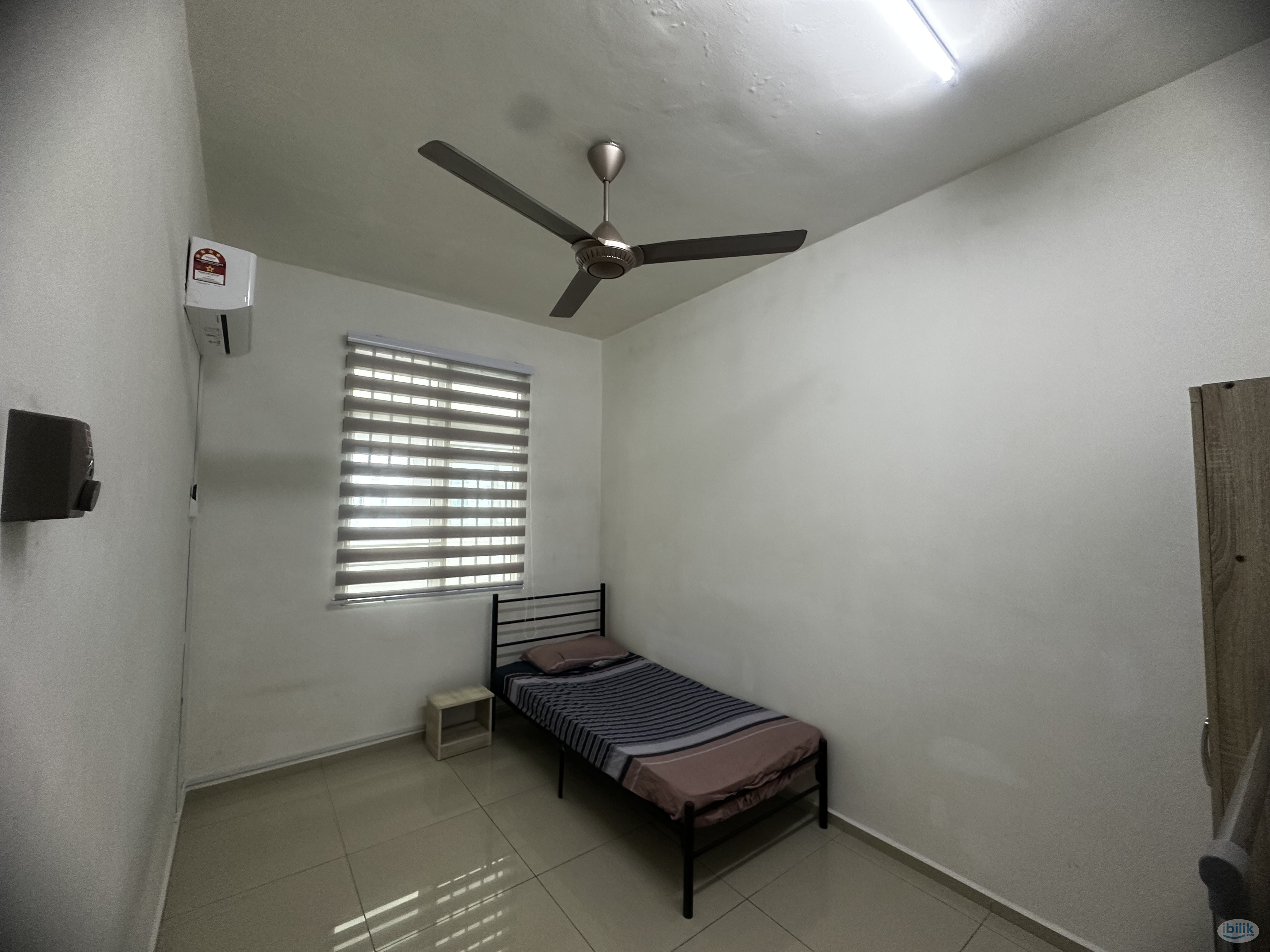 Middle Room at Ehsan Residence, Sepang - Image 1