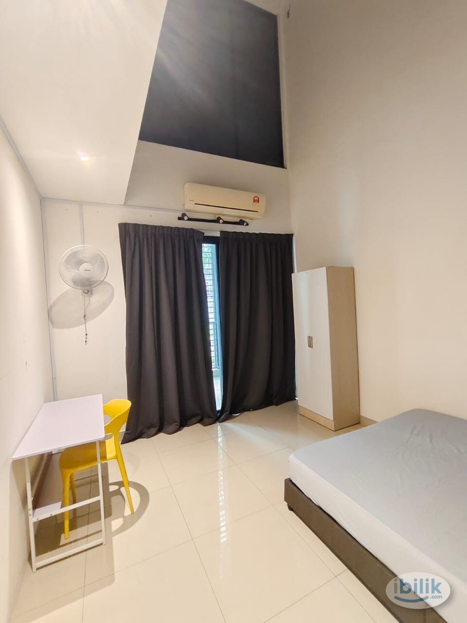 Free 1 Month Rental + Zero Deposit😍Female Unit Only😍5min walking to I-CITY🚶‍➡️ Middle Room at I- Resident, Shah Alam‼️🌟😊 - Image 1