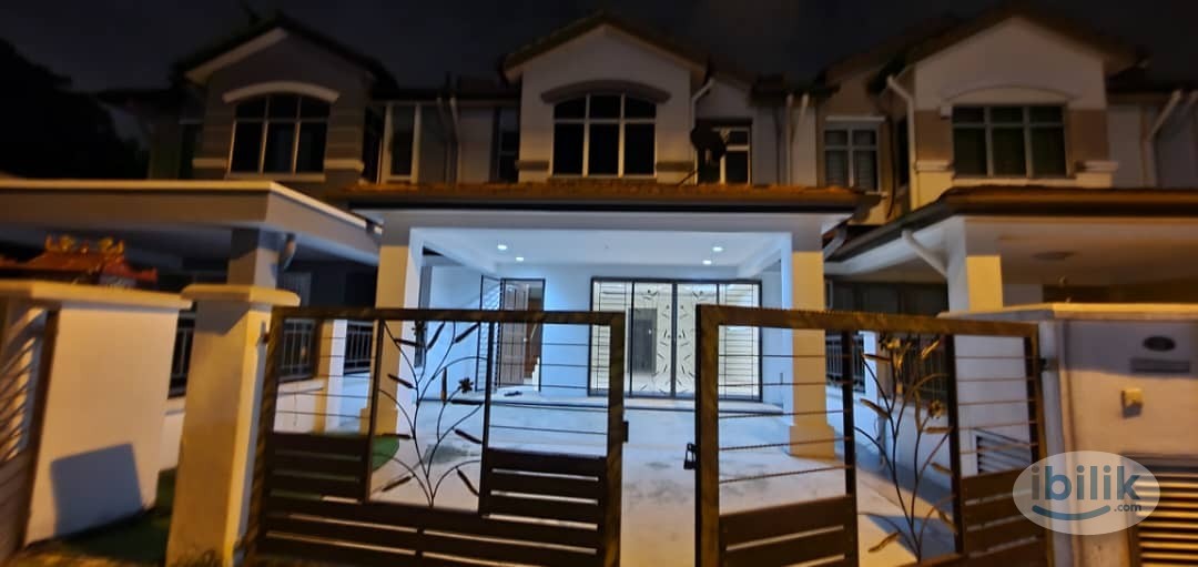 Room with private bathroom@ Kemuning Bayu @ Kemuning Utama, Kota Kemuning - Image 5