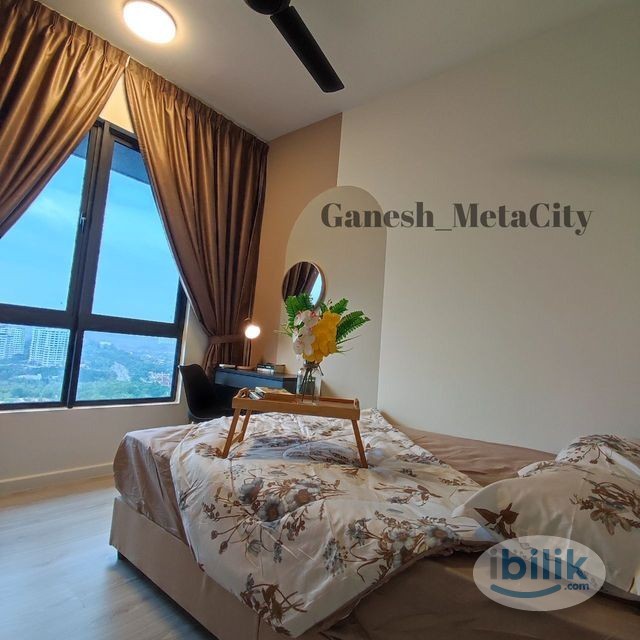 Middle Room at Meta Residences Putra Permai, Seri Kembangan - Image 2