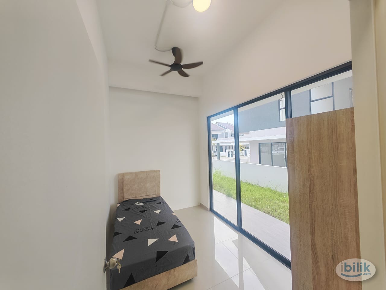 🔒🔒DECCA RESIDENCE, KAJANG BILIK SEWA WANITA - Image 1