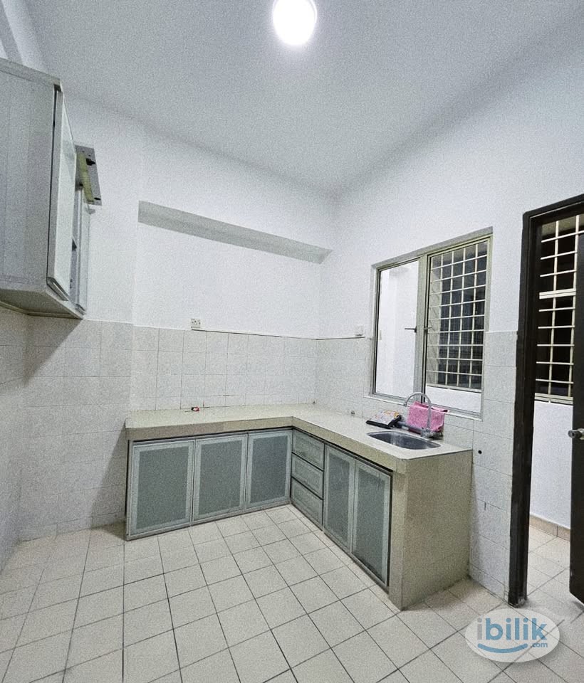 "Zero Deposit"  Middle Room at Ridzuan Condominium - Image 3