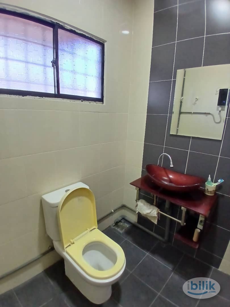Furnished Middle Room at Bercham, Ipoh - Image 4