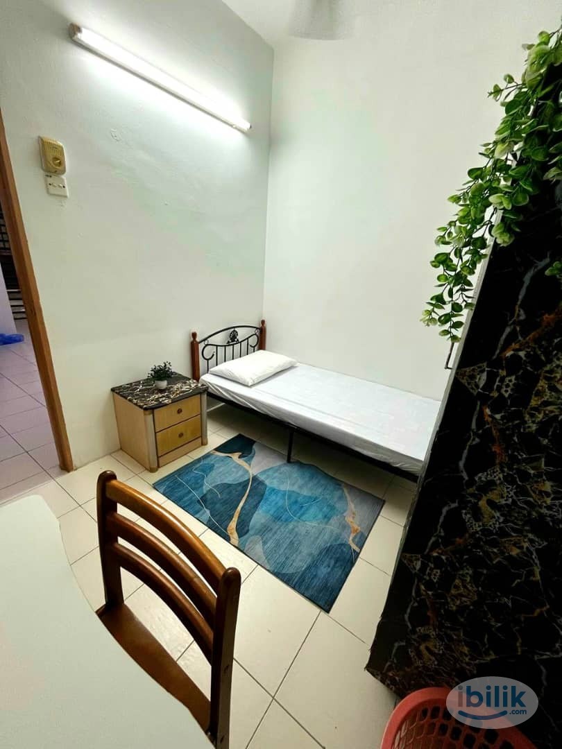 Single Bedroom For Rent @RM 300 (FEMALE ONLY) - Image 1