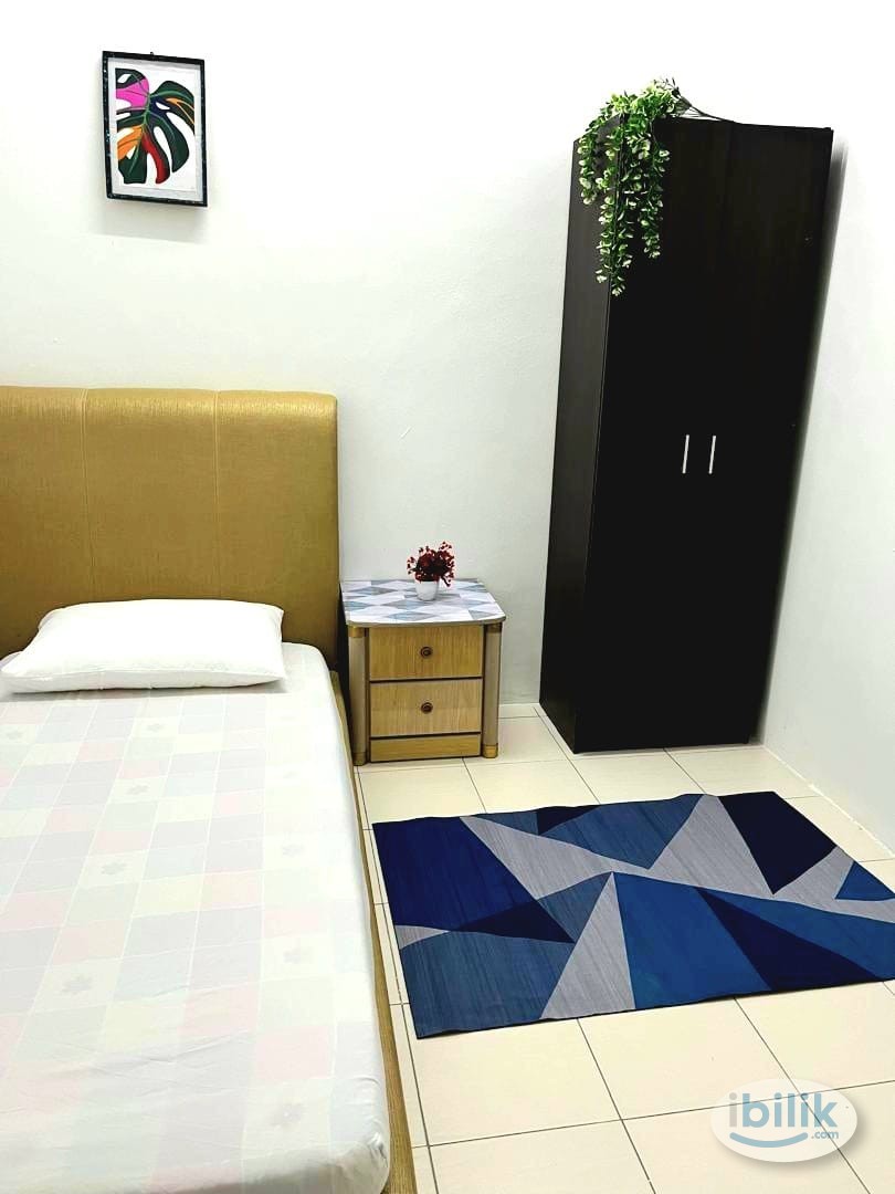 Middle Bedroom @RM 350 only (FEMALE ONLY) - Image 1