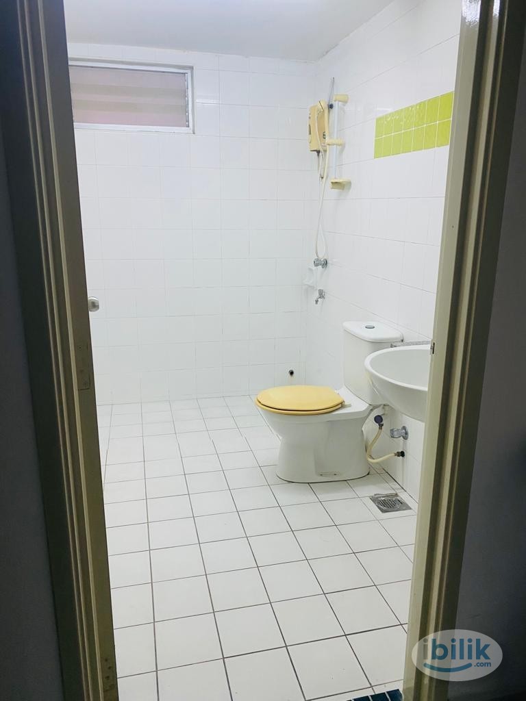 Single Room at Cyberia Crescent 1, Cyberjaya - Image 5