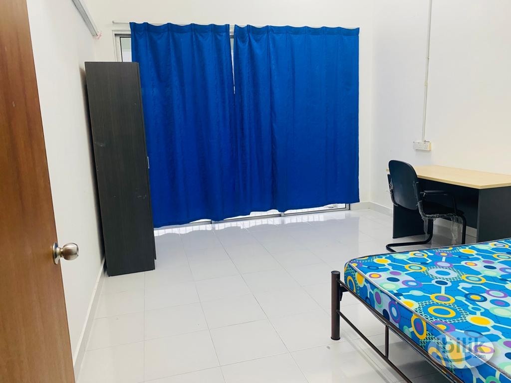 Master Room at Cyberia Crescent 1, Cyberjaya - Image 1