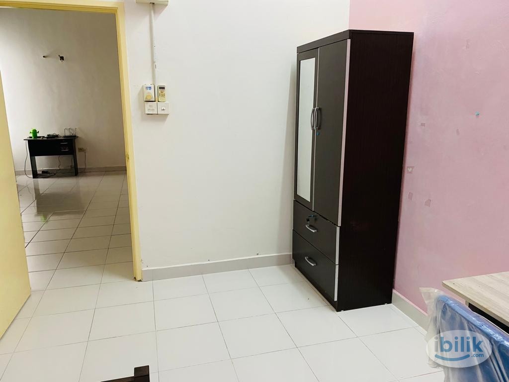 Single Room at Cyberia Crescent 1, Cyberjaya - Image 1