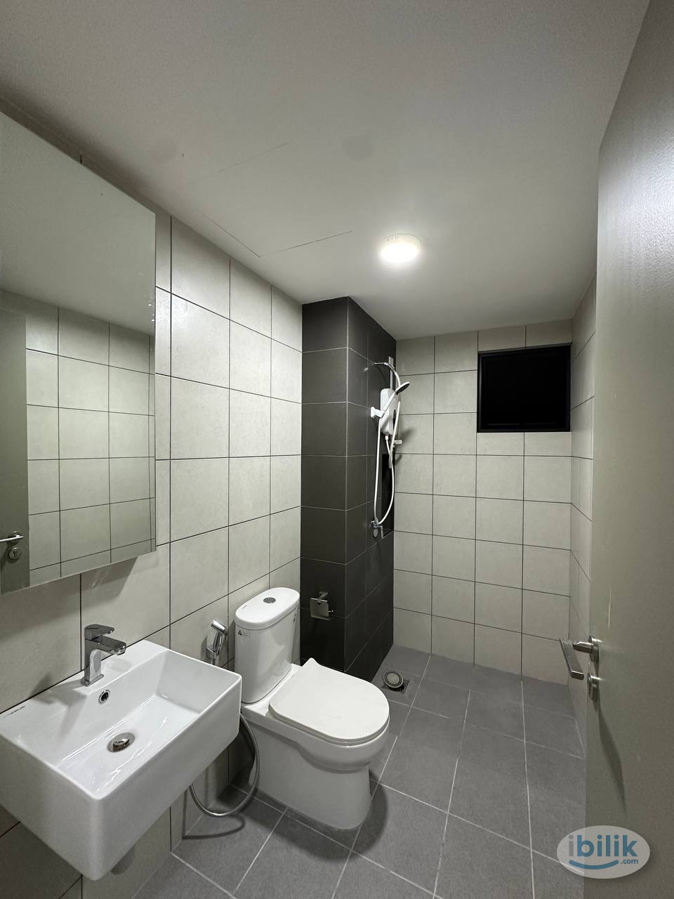 Damansara Perdana Master Room, ( FREE Utility + WIFI ) - Image 5