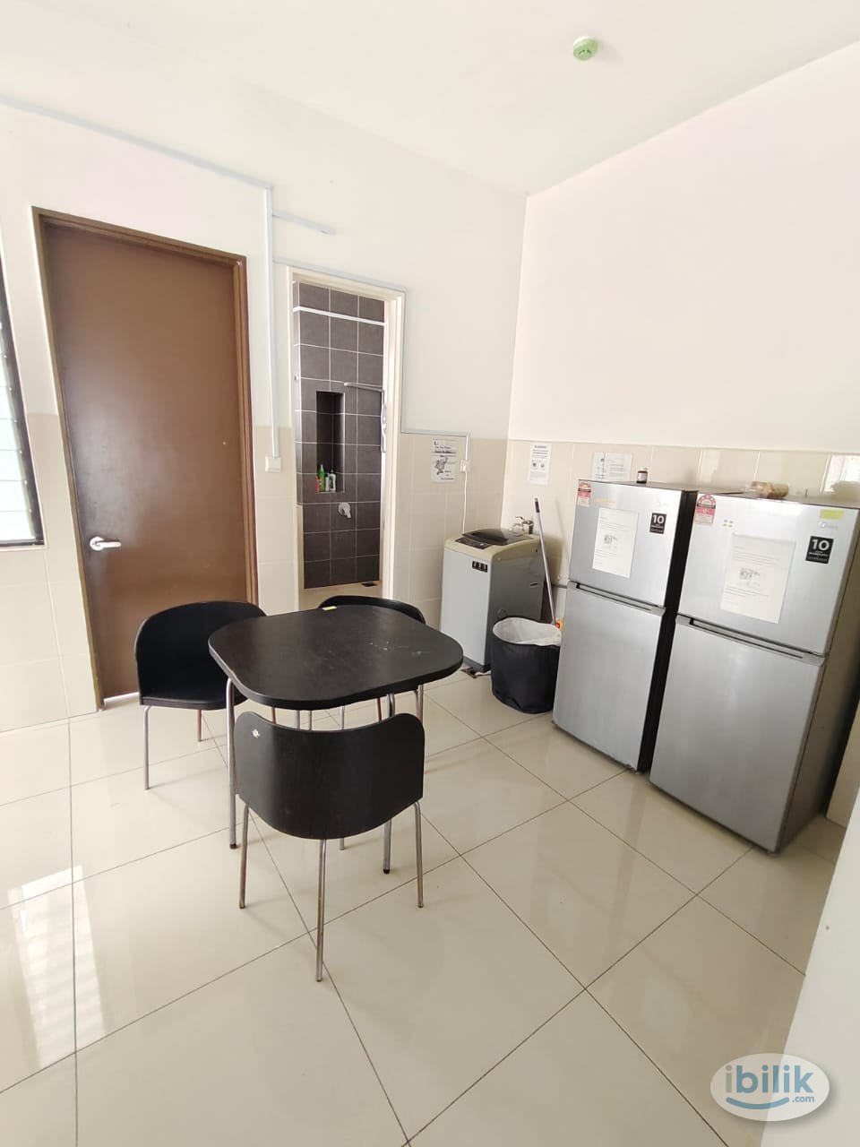 Big Middle Room with private bathroom @ setia Alam - Image 4