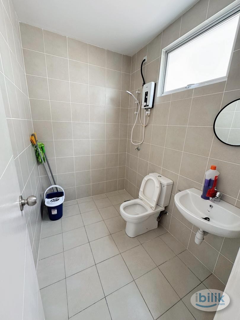 Middle Room Fully furnished | Utilities included at Sendayan near Bandar Enstek, Nilai - Image 2