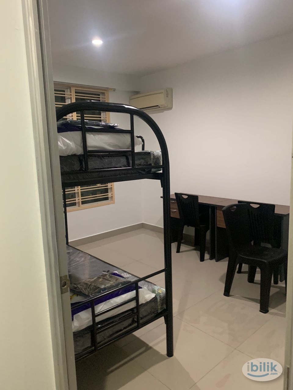 Big Twin Room at Menara U2 , Shah Alam,3 min WALKING DISTANCE TO MSU & AEON SHAH ALAM - Image 1