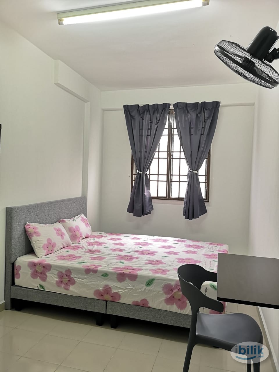Georgetown, Female Middle Room For Rent (Condition 100% Same as Pictures) - Image 1