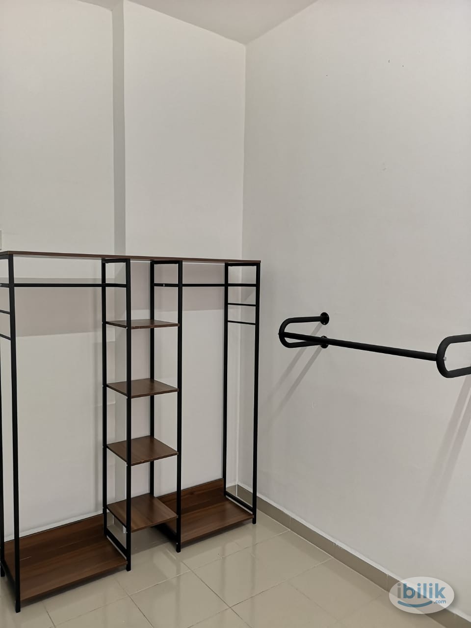 Georgetown, Female Middle Room For Rent (Condition 100% Same as Pictures) - Image 2