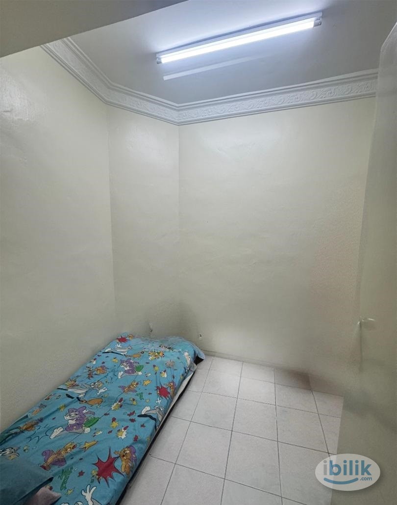 Single Room at Desa Relau 2, Penang - Image 4