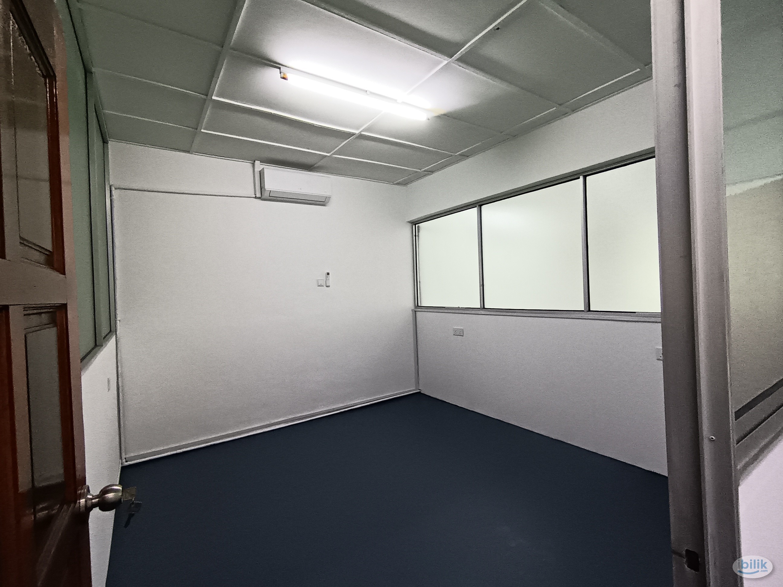 Single Room above shop lot at TTS, Semenyih, Nottingham University  - Image 1