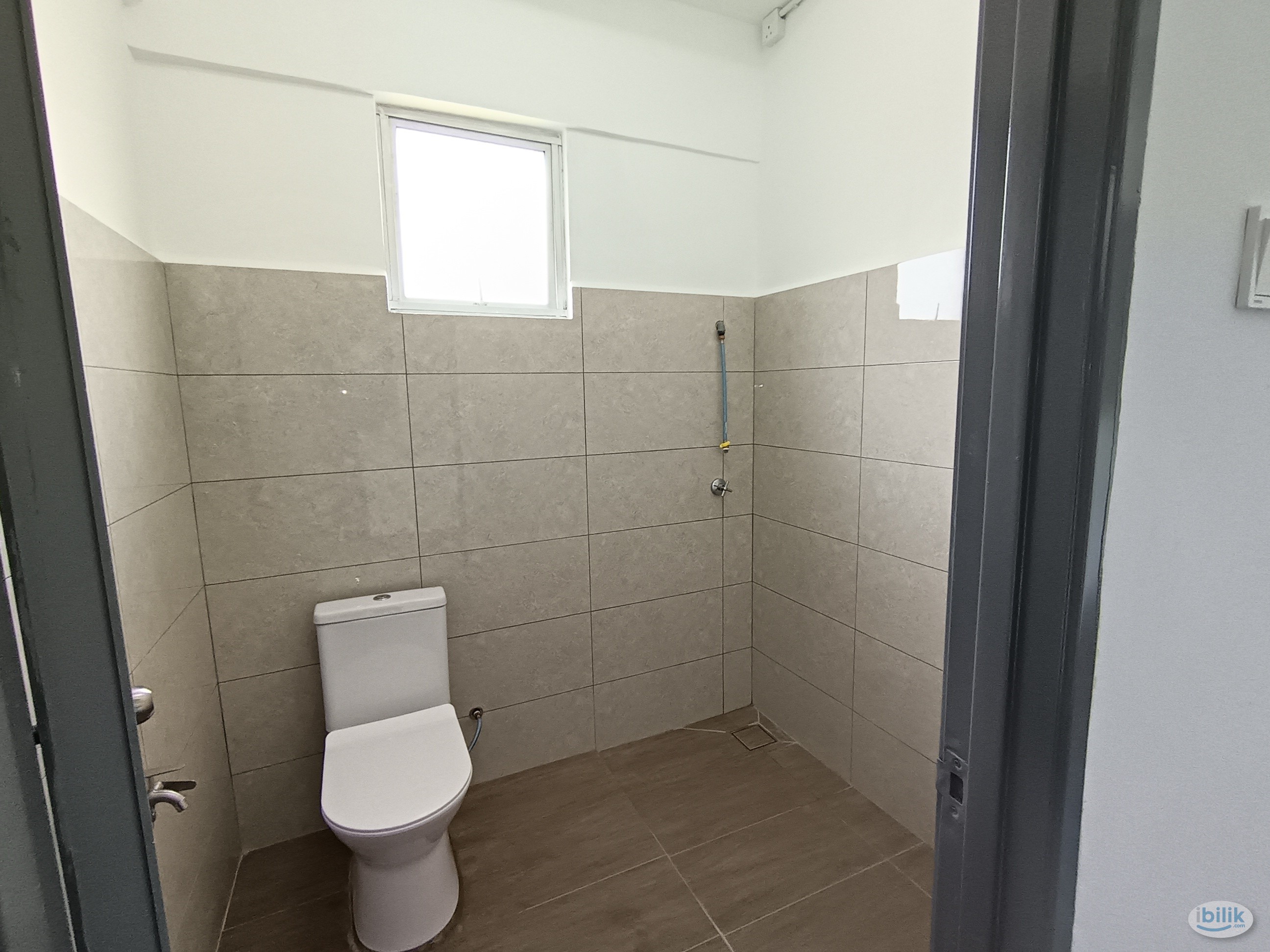 Single Room above shop lot at TTS, Semenyih, Nottingham University  - Image 2