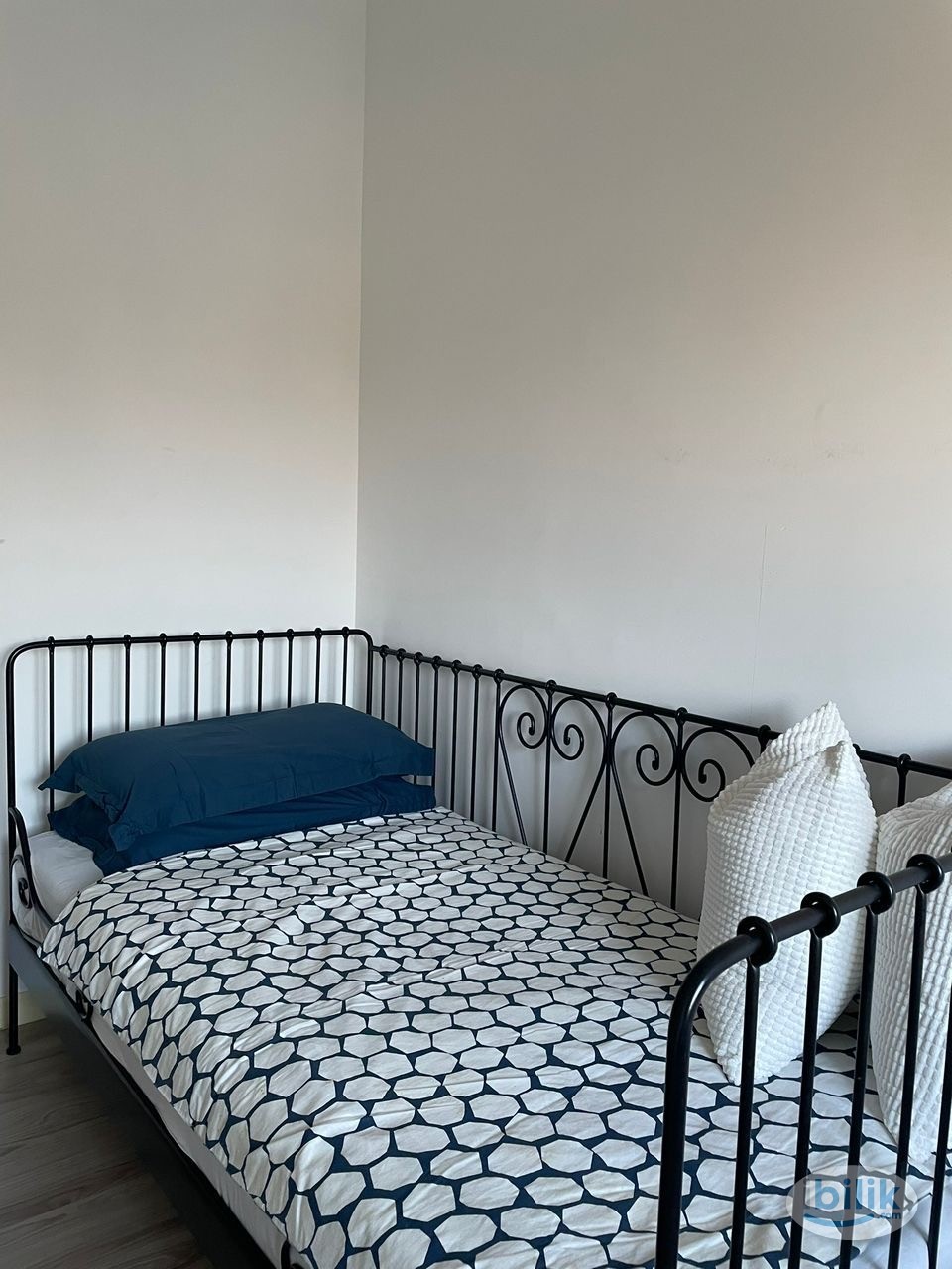 Middle Room at Wangsa Maju, Setapak - Image 1