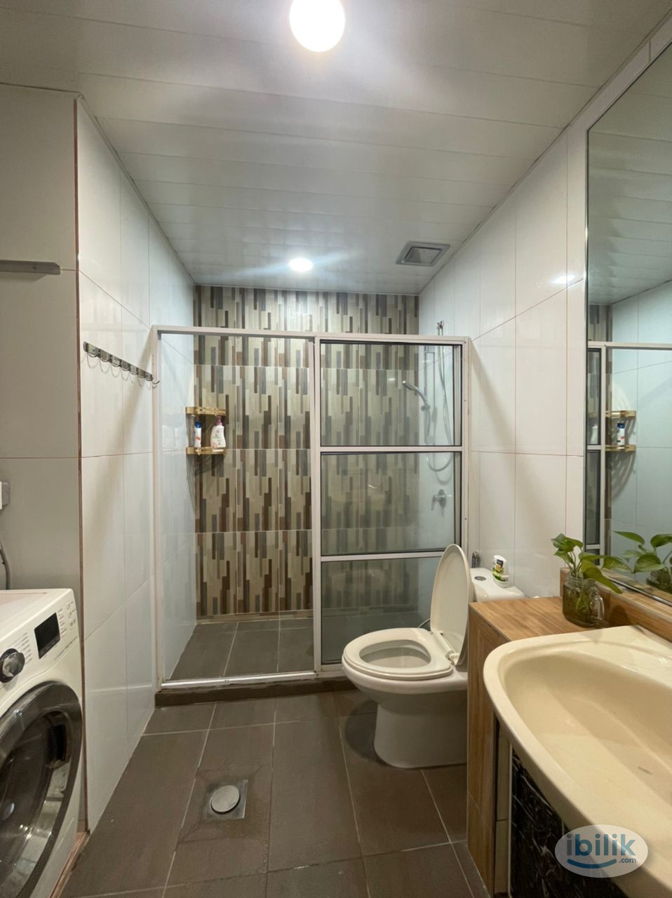 Fully Furnish Female Middle Room at Gateway Hotel Apartment, SEGI University, UTC, Pullman, Jalan Bukit Mata - Image 2
