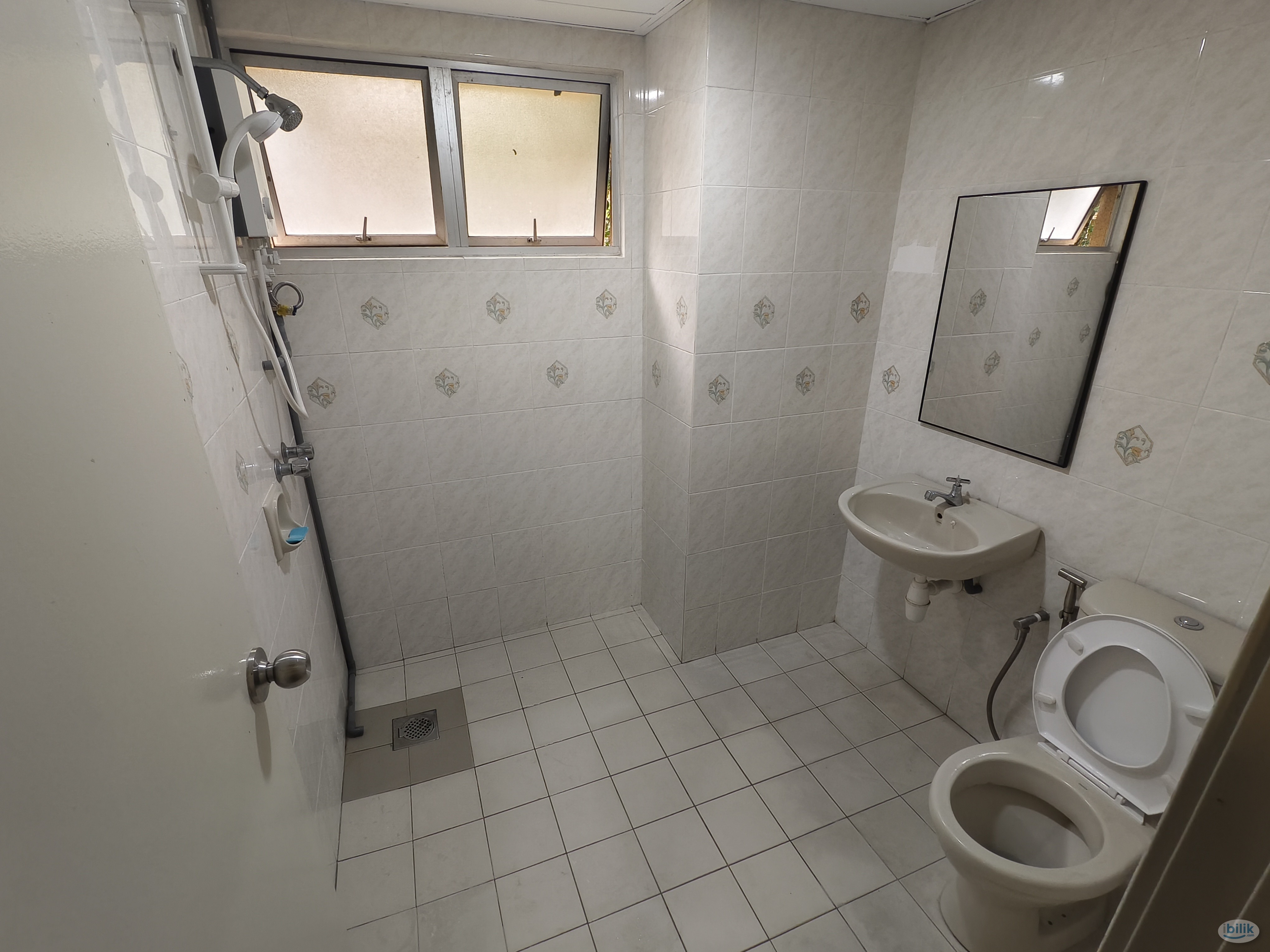 Master Room at Puncak Nusa Kelana, Ara Damansara - Image 3