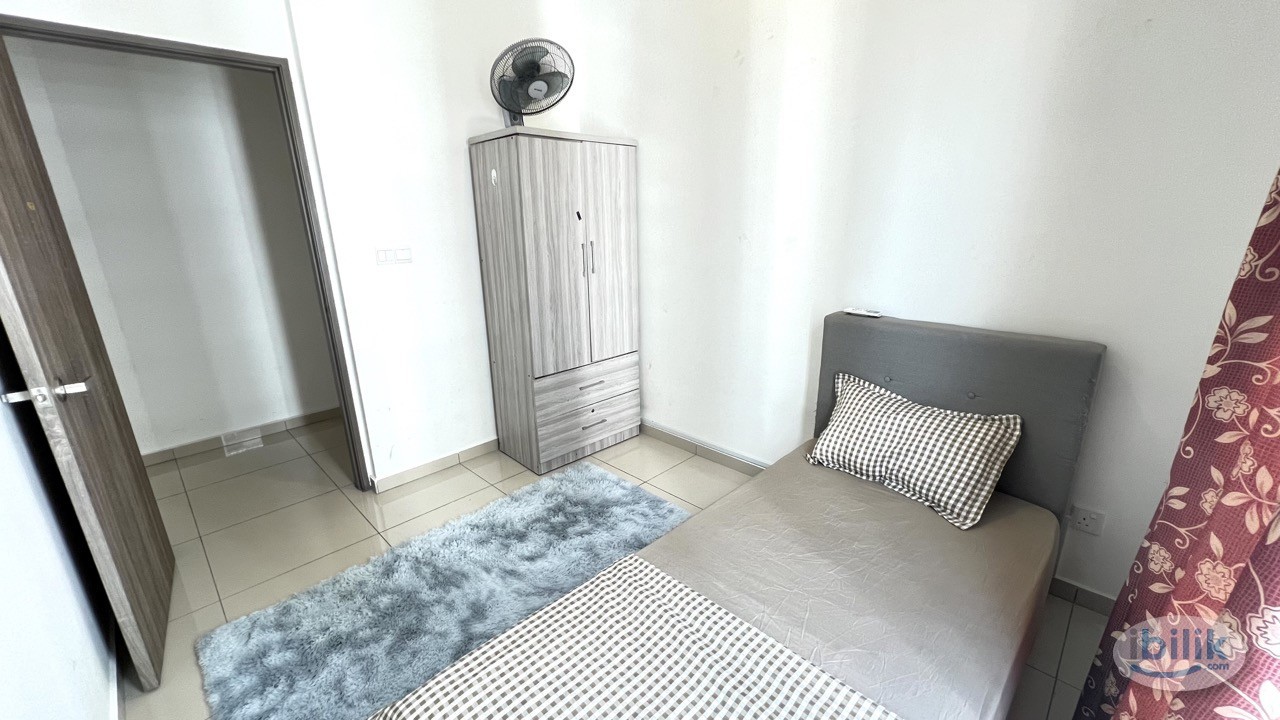 COZY SINGLE ROOM AT TREE SPARINA NEAR WITH INDUSTRIAL AREA AND AIRPORT - Image 2