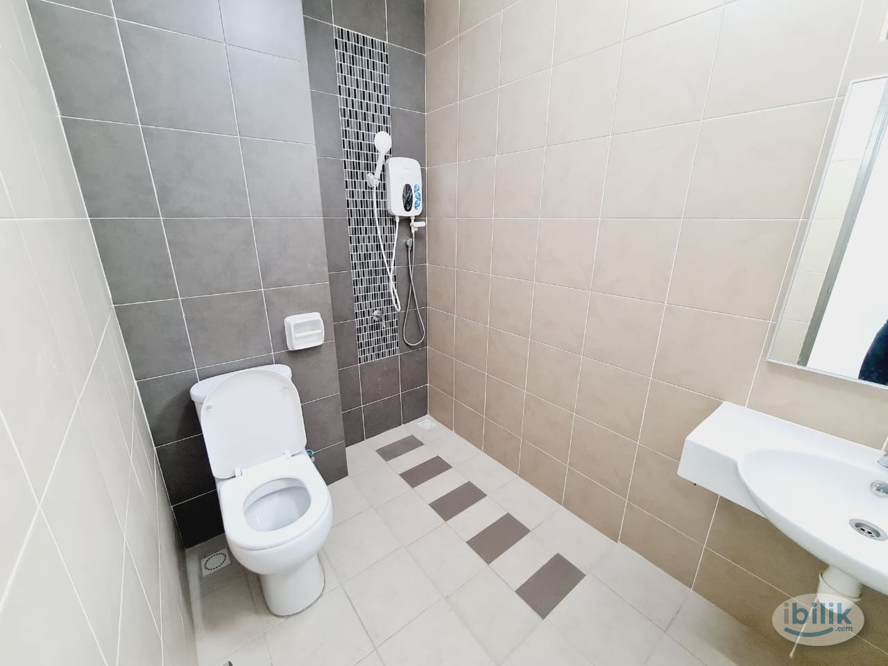 COZY SINGLE ROOM AT BAYAN LEPAS NEAR WITH F.I.Z AND AIRPORT ! FREE WIFI N MONTHLY CLEANING - Image 3