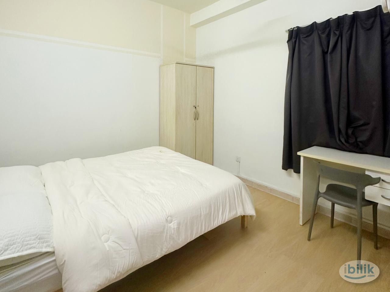 【SMART LOCK & BRT + MYDIN】MIDDLE ROOM FOR RENT AT CASA SUBANG - Image 1