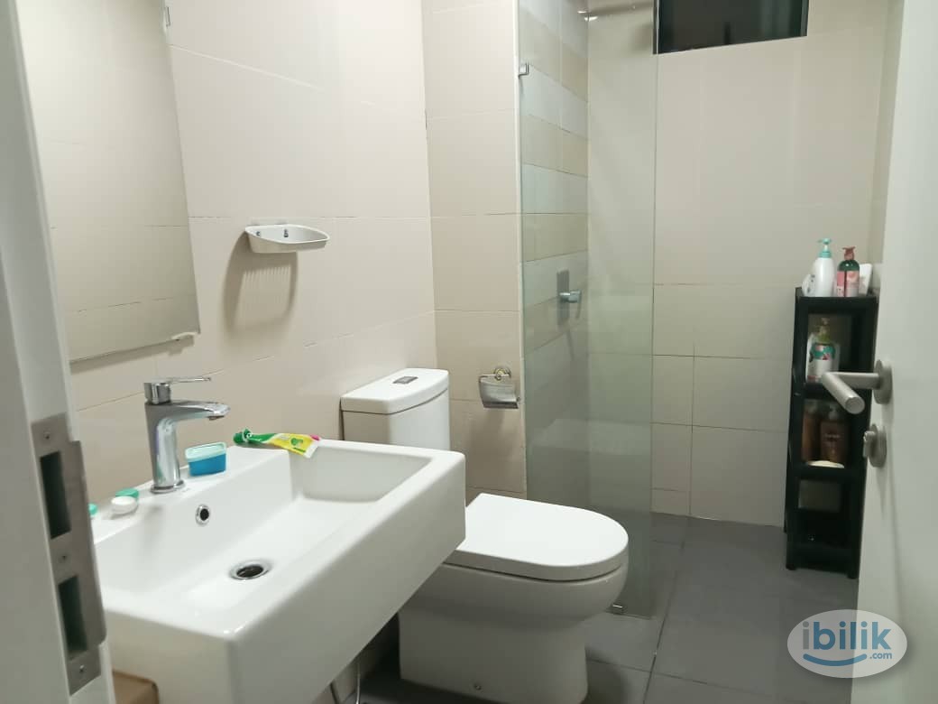 Middle Room at United Point Residence, Kepong - Image 5