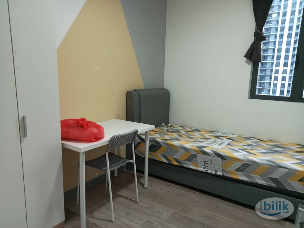 Middle Room at M Vertica KL City Residences, Cheras - Image 1