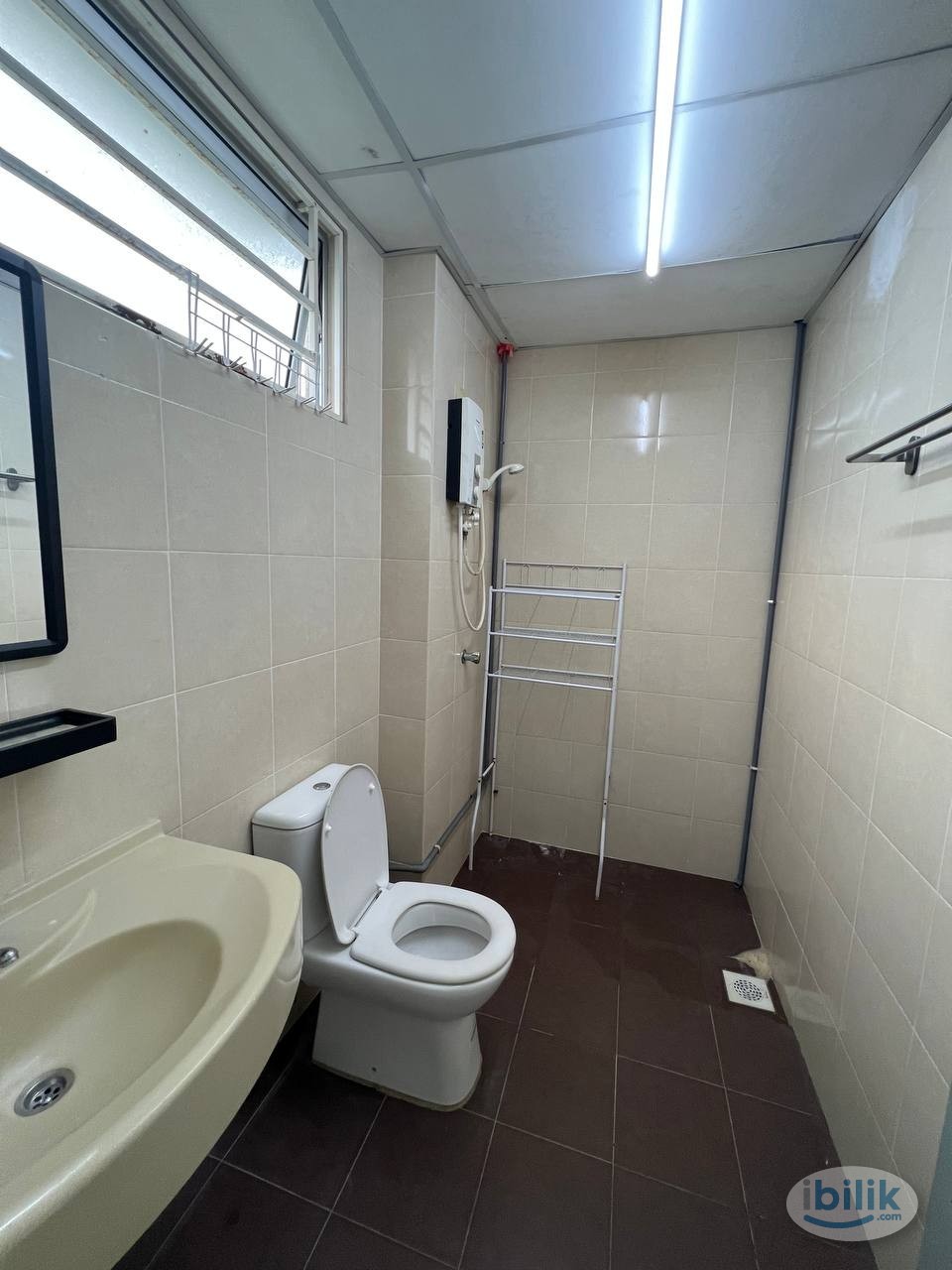 Master Room at Platinum Lake PV20, Setapak - Image 2