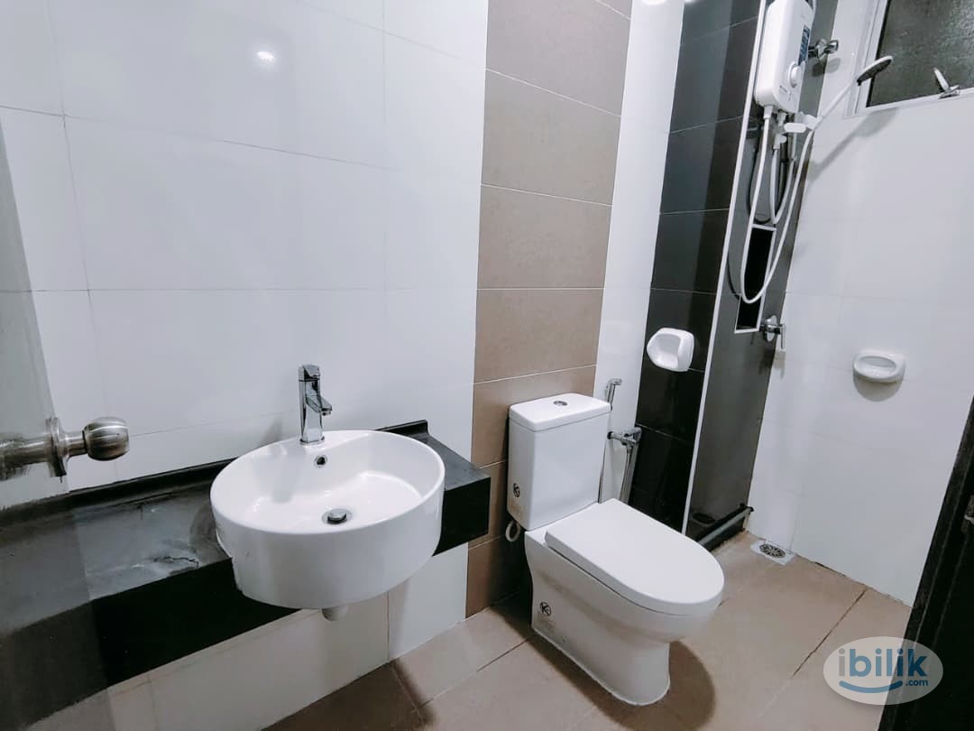 Middle Room Austin Suites (Permata Austin) - Image 2