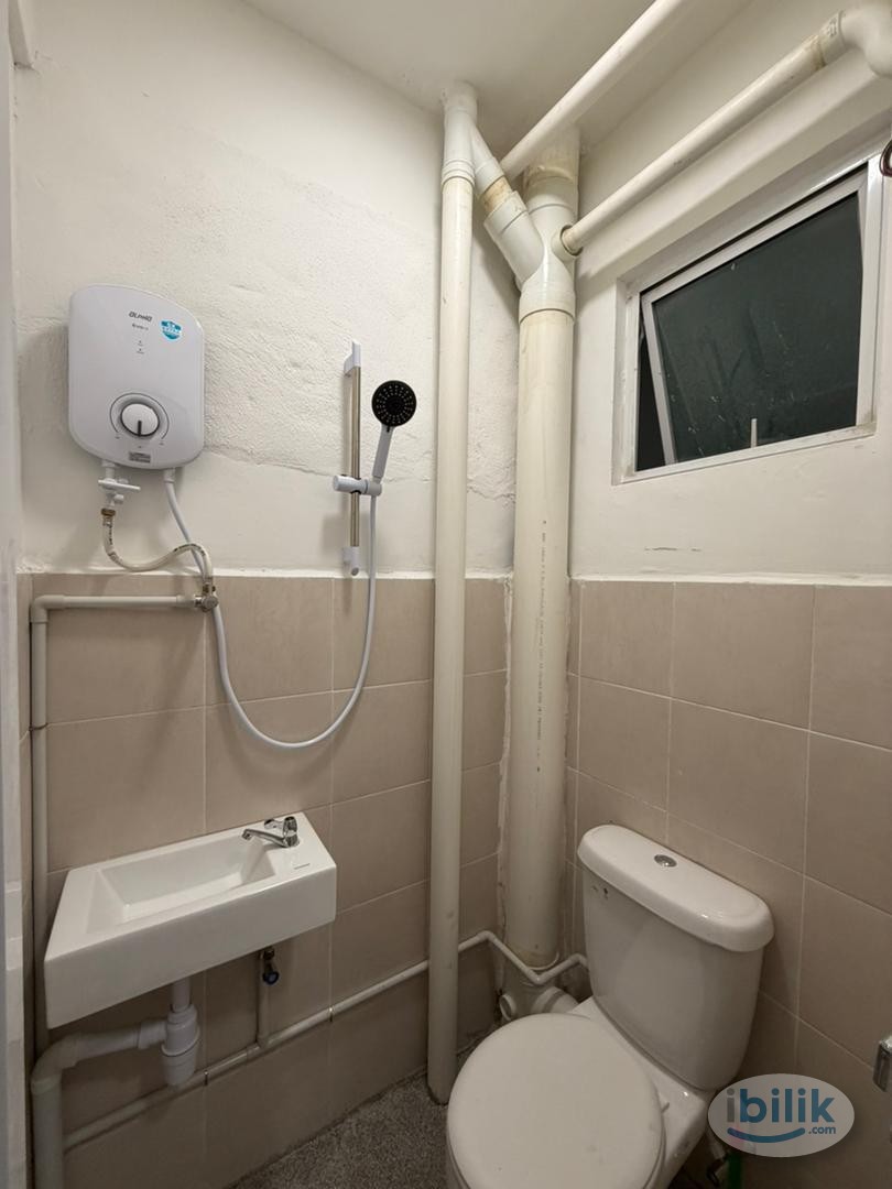 Skyridge Apartment at Tanjung Tokong Room for Rent - Image 5