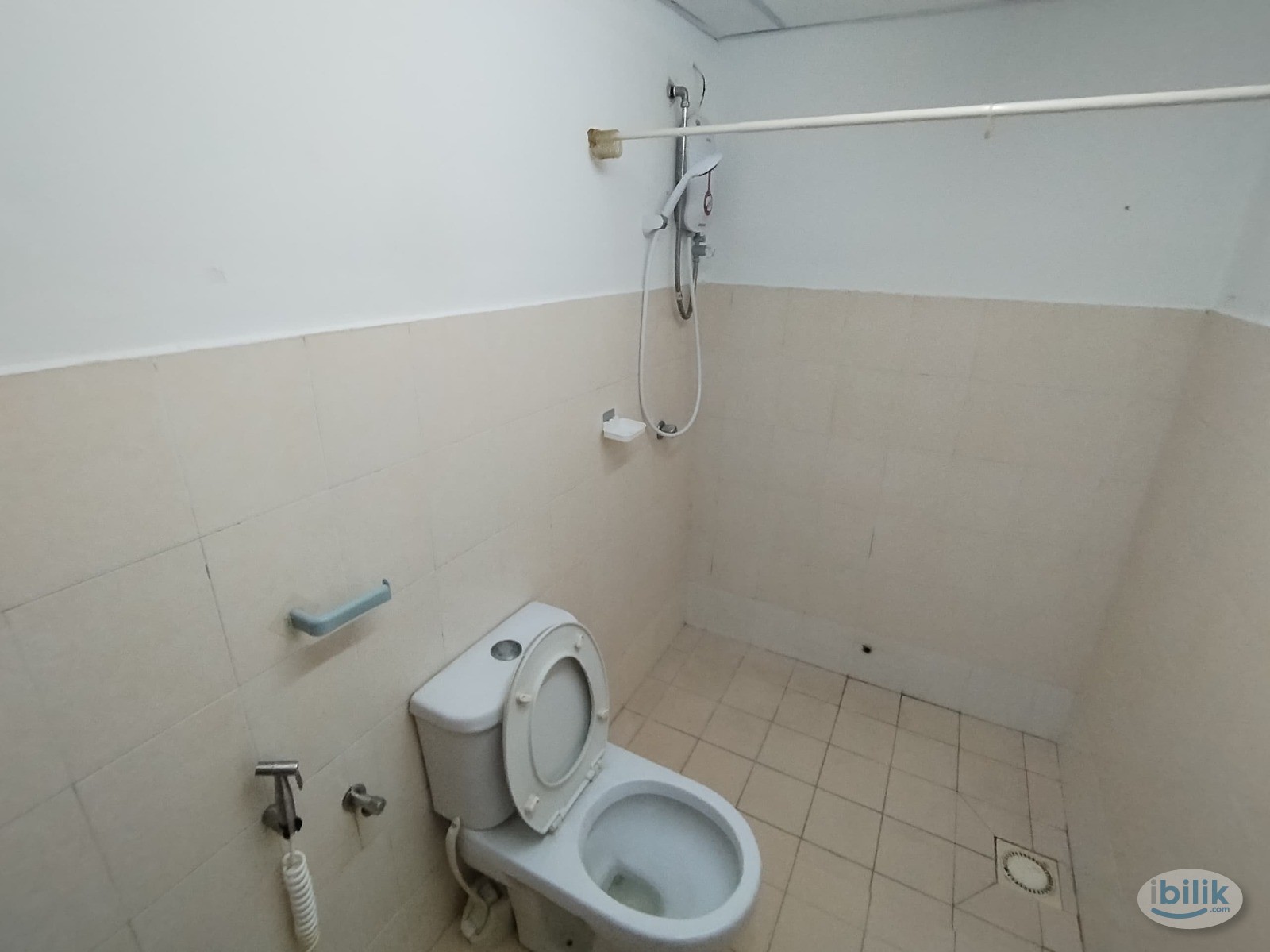 Master Room at Palm Spring, Kota Damansara ,Near MRT !!! - Image 3