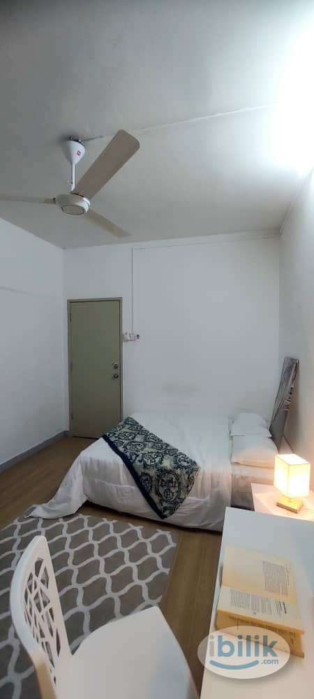Middle Room at Bandar Utama, Petaling Jaya - Image 2