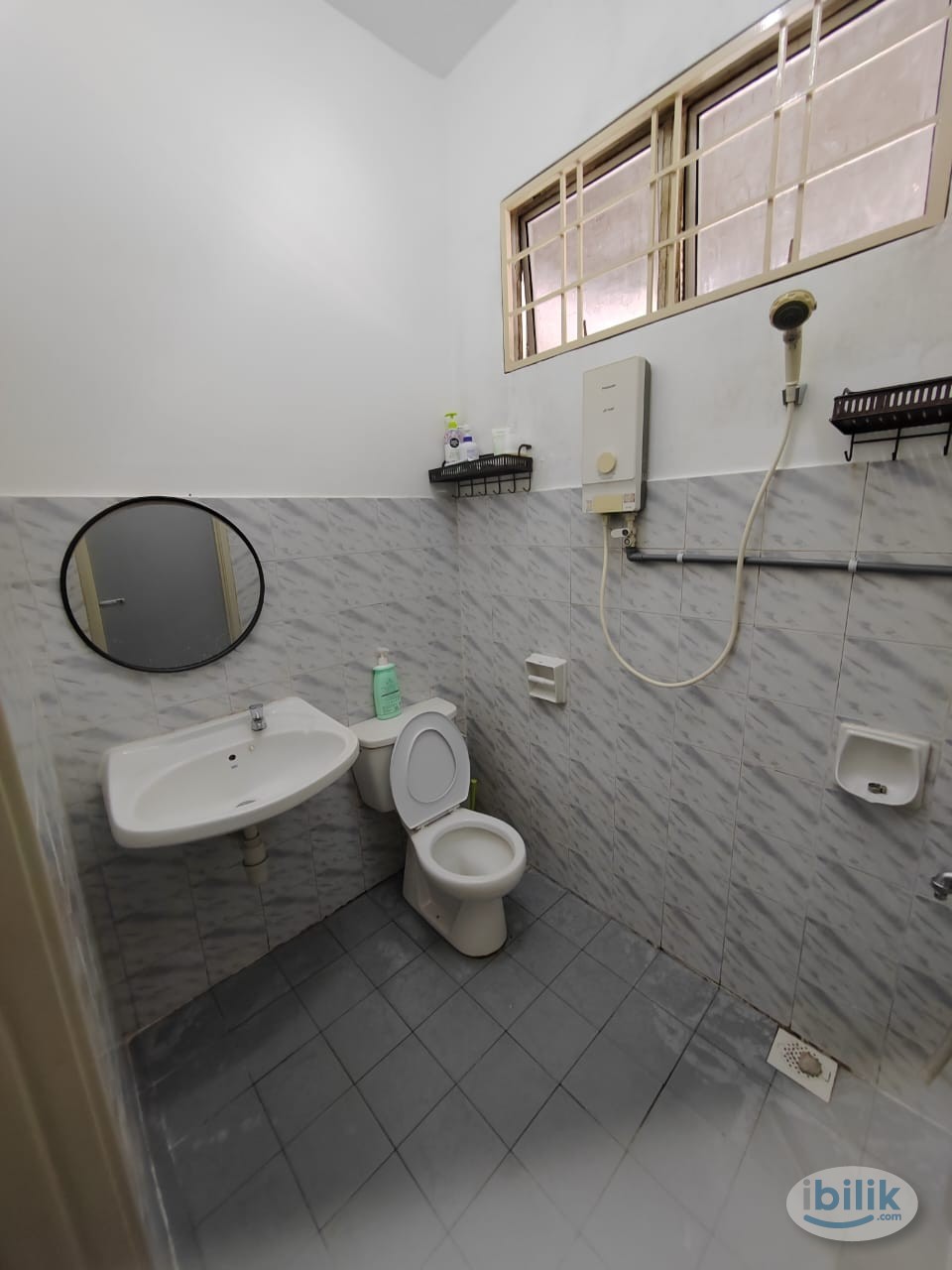 Middle Room at Bandar Utama, Petaling Jaya - Image 5
