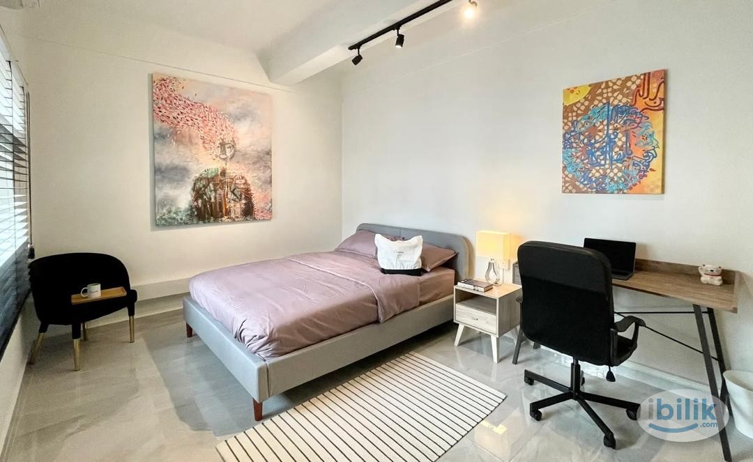 Condo Master Room. Own Bathroom at Mines Waterfront Business Park, Seri Kembangan - Image 1