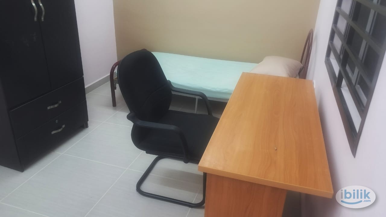 Newly renovated, fully furnished middle room in SS 15 - Image 3