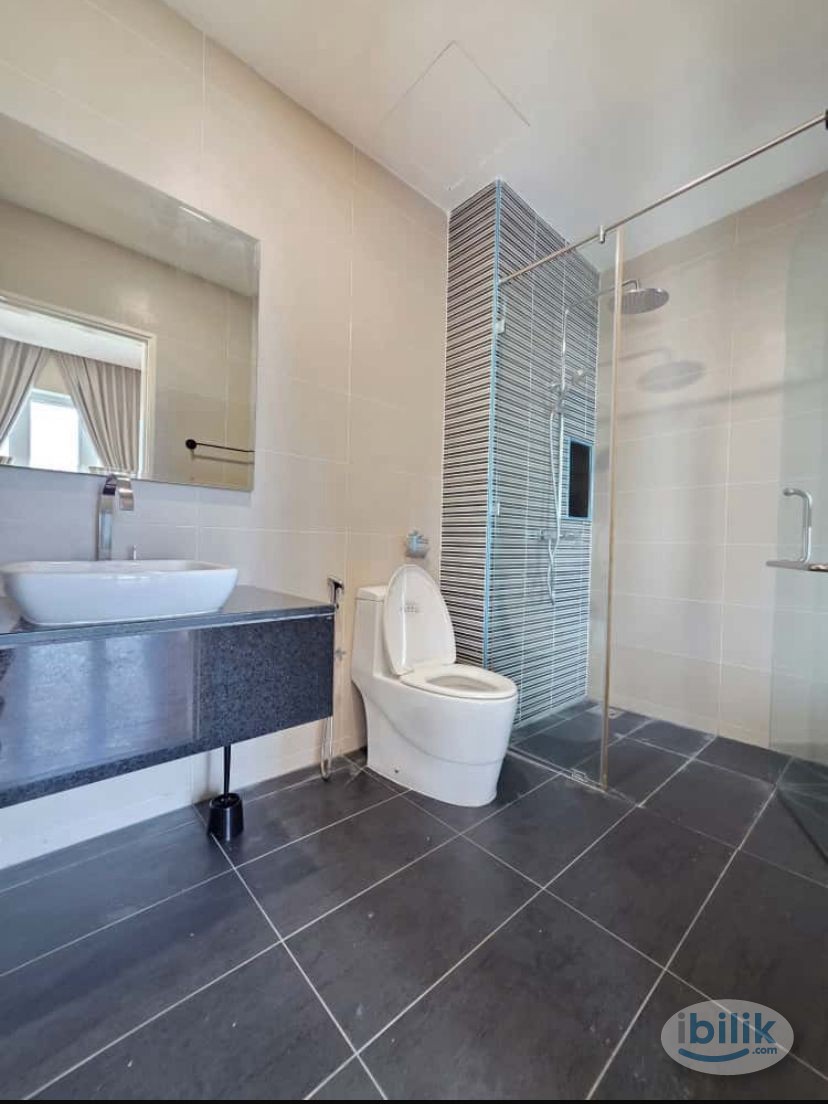 Master Room at Medini Signature, Medini - Image 3