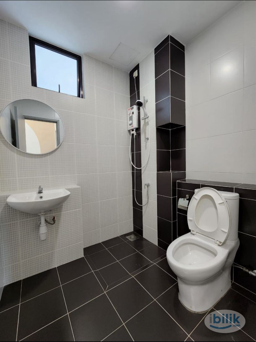 Middle Room at Tebrau, Johor Bahru - Image 5
