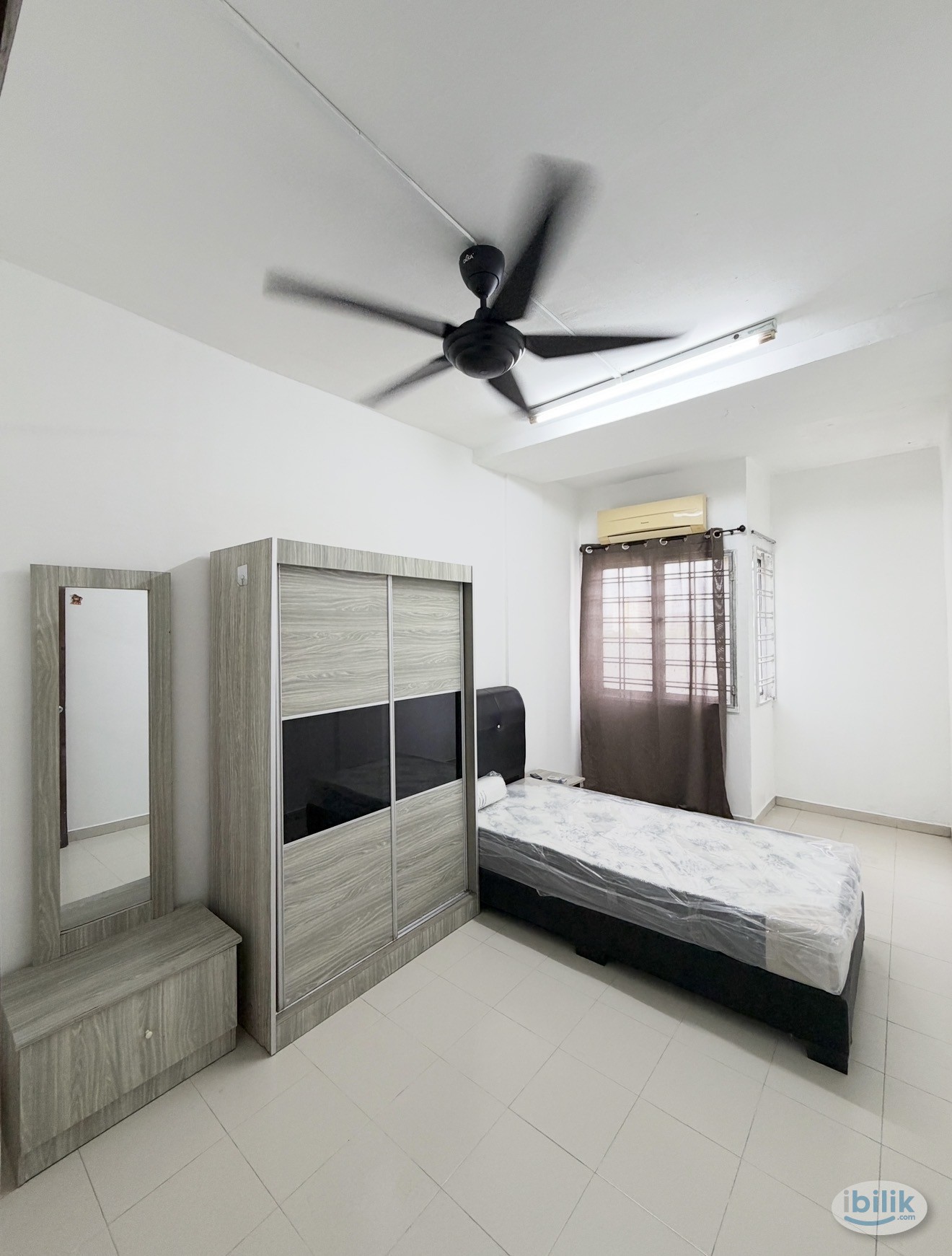 Brand New Mattress,Just Repainted Medium Room,Clean & Tiny - Image 1