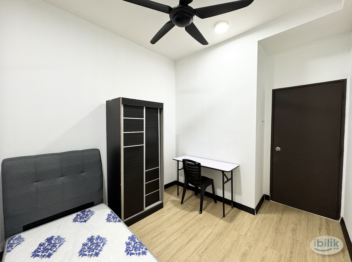 Single Room Clean and Tidy With Aircon,Landmark Residence - Image 2