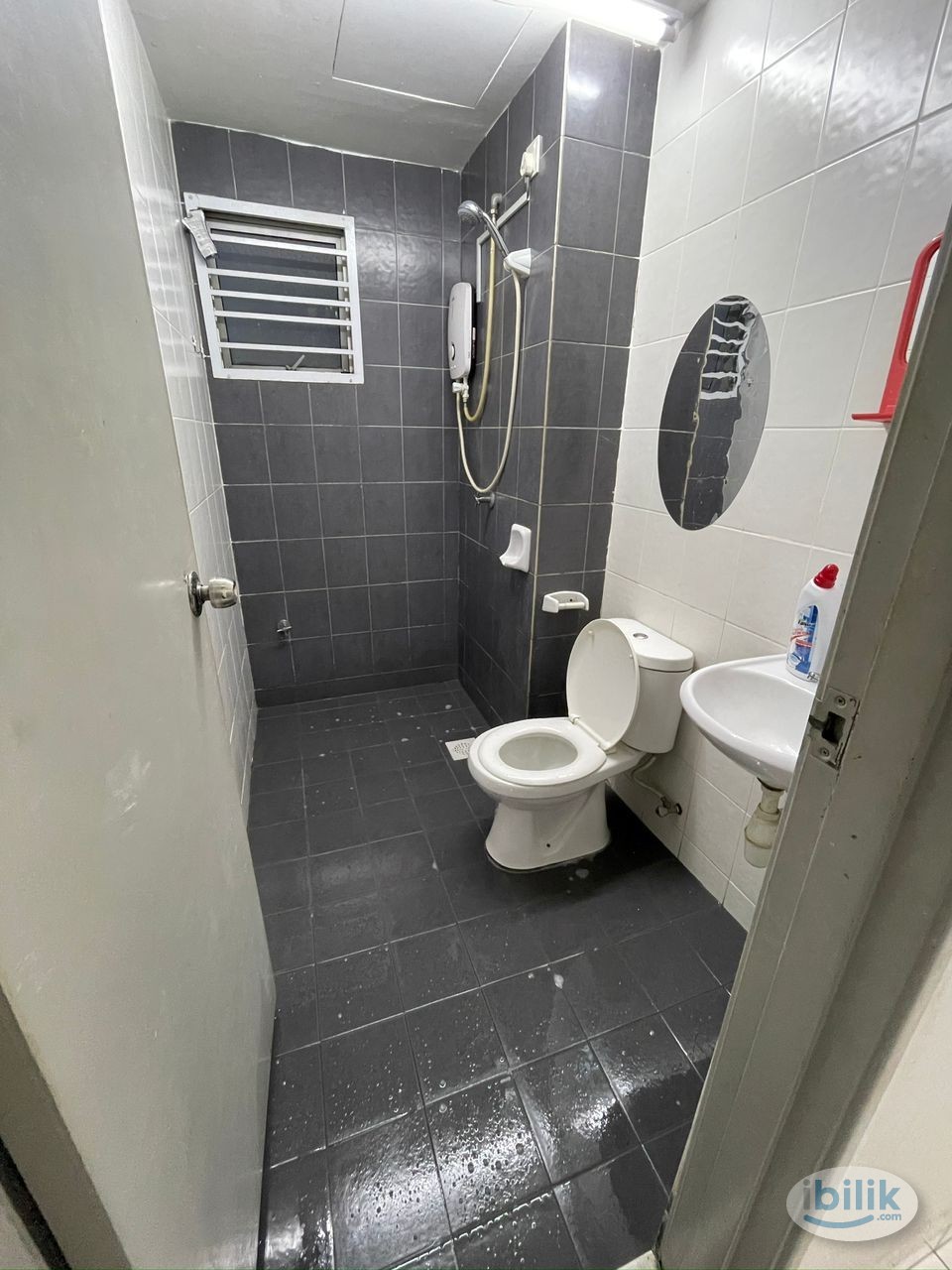 Master Room at Scott Towers, Johor Bahru - Image 4