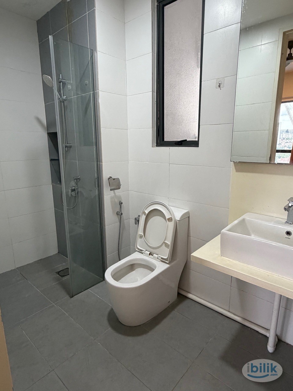 MIX UNIT_Middle Room at The Petalz, Old Klang Road - Image 4